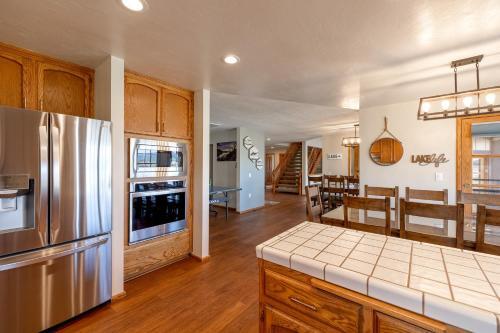 26 - Lakefront Chalet Home