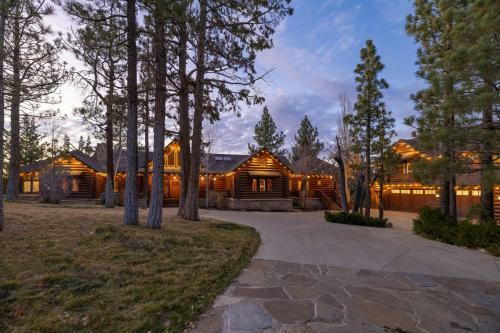 10 - Wild Horse Estate Cabin