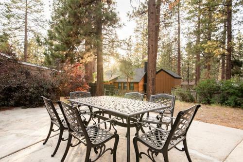 11 - Big Bear Wooded Wonder Cabin