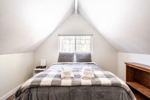 11 - Big Bear Wooded Wonder Cabin