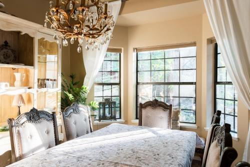 32 - Heavenly Estate Home