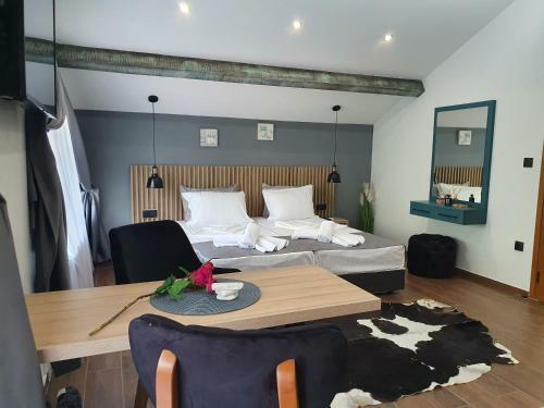 Hotel Kamelia Guest Rooms