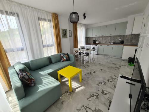Gold Beach Apart Obzor