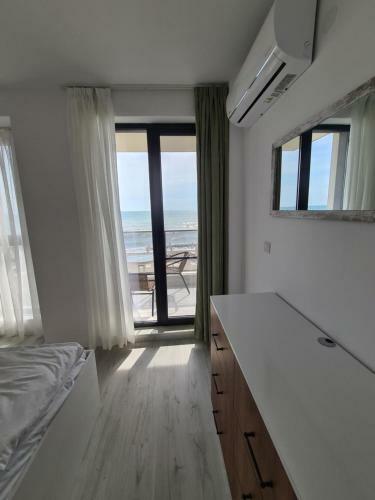 Gold Beach Apart Obzor