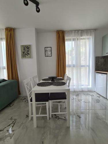 Gold Beach Apart Obzor