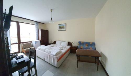 Lazur Hotel