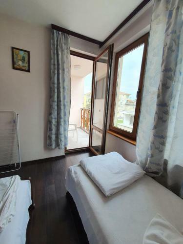 Lazur Hotel