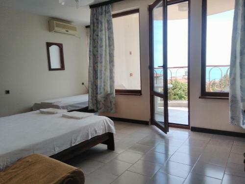 Lazur Hotel