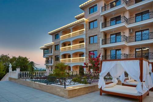 Valencia Gardens Deluxe Apartments