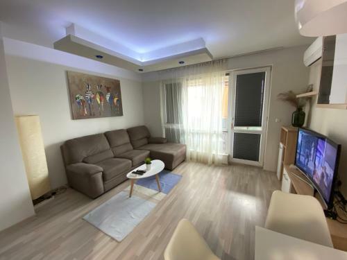 Modern & Central 1br Apartment With Lovely Terrace