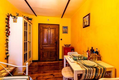 Art Apartment Evmolpias Near Roman Stadium