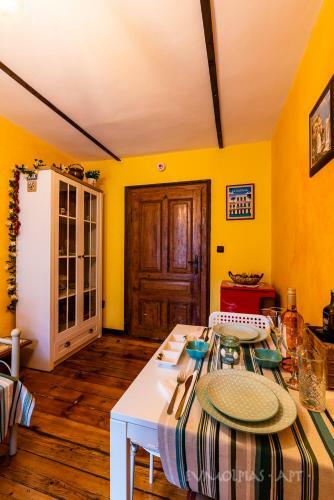 Art Apartment Evmolpias Near Roman Stadium