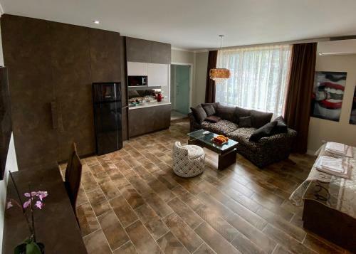 Luxury Apartments Ivon