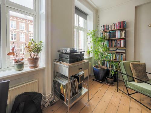 Authentic Danish Apartment In Trendy Vesterbro