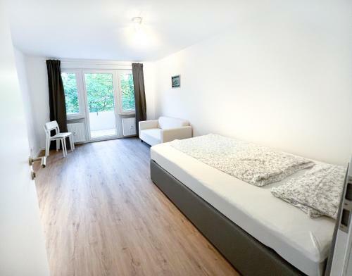 Zimmer Mit Blick Ins Gr�ne In Wg-wohnung