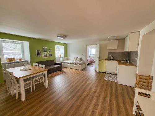 Apartm�ny U Kol�?k?