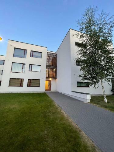 Apartamento Uus Ja Hubane Korter P�rnus, Valgeranna L�hedal