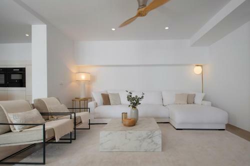 Luxury 5-bed House With Jacuzzi Sea Views Pool