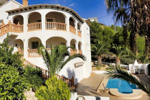 Large Chalet With Private Pool