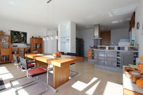 Seaview 6br Villa With Private Pool