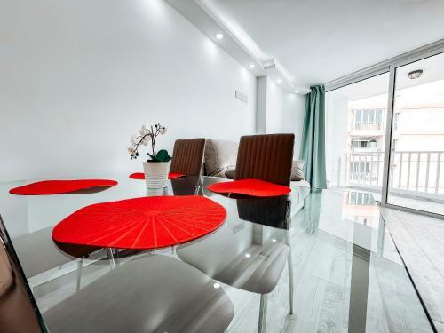 Shiny Apartment Next To The Beach