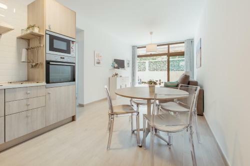 Modern And Spacious Apartment With Terrace And Swimming Pool