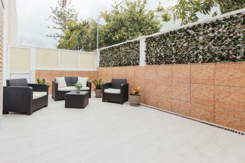 Modern And Spacious Apartment With Terrace And Swimming Pool