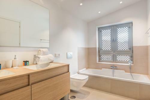 Bentor 3-1 Penthouse Jacuzzi Pool View 3b
