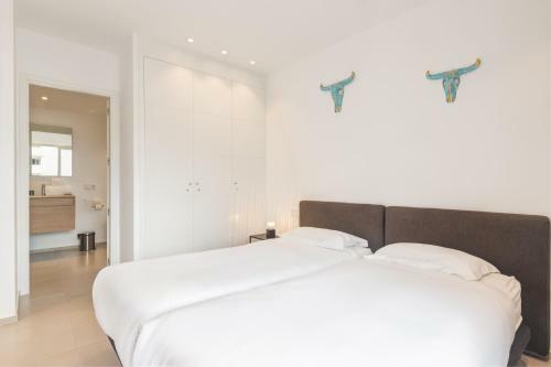 Bentor 3-1 Penthouse Jacuzzi Pool View 3b