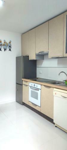 Apartamento Dos Dormitorios En Primavera Totalmente Reformado