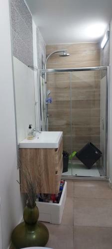 Apartamento Dos Dormitorios En Primavera Totalmente Reformado
