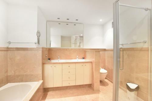 Alzaro 0-4 Deluxe Sea View 2b