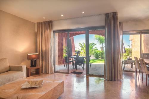 Alzaro 0-2 Deluxe Sea View 2b