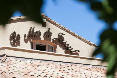 Aparthotel Logis Le Mas De Jossyl