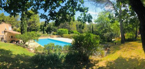 Villas Roque Blanc En Provence