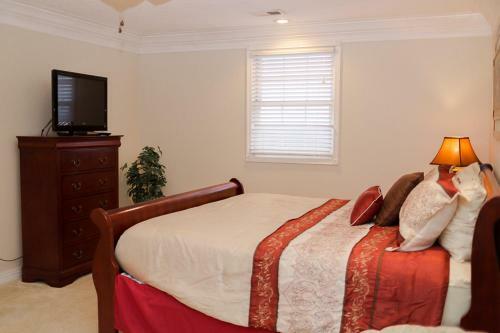 Lafayette Manor & Winery Bed & Breakfast
