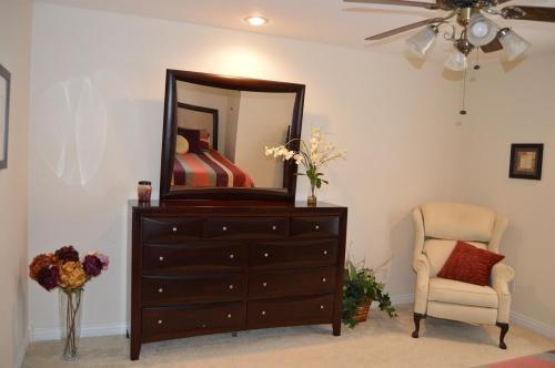 Lafayette Manor & Winery Bed & Breakfast