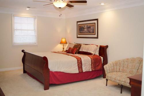 Lafayette Manor & Winery Bed & Breakfast