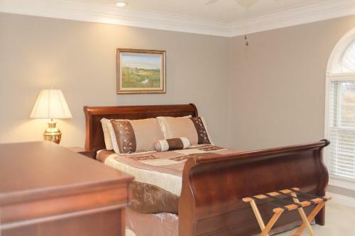 Lafayette Manor & Winery Bed & Breakfast