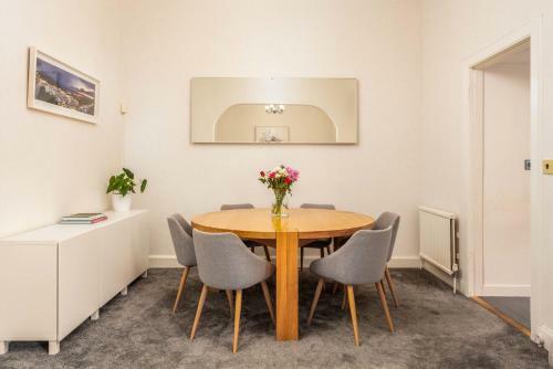 Castlehill - Donnini Apartments