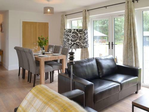 Ash Lodge