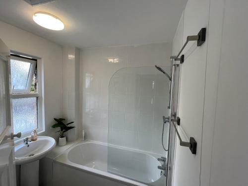 Apartamento Comfortable King Bed - Location - Contractors - Family - Parking