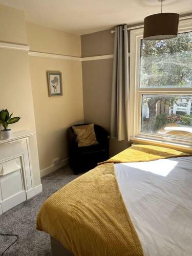 Apartamento Comfortable King Bed - Location - Contractors - Family - Parking