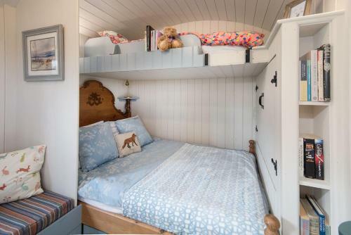 Cow Parsley Shepherd's Hut