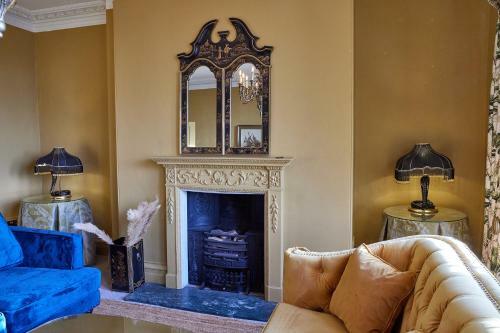 River View: Characterful Townhouse, Stunning Views