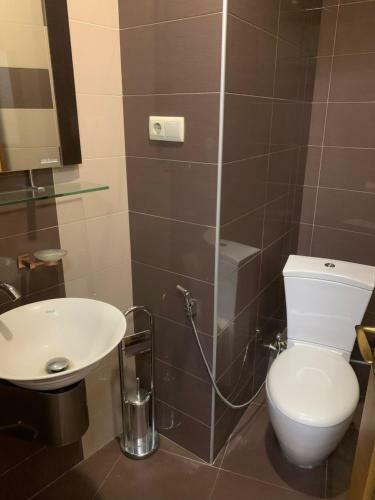 Apartamento Besiki Business Center