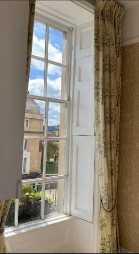 Bijoux Central Bath Period Apartment And Parking