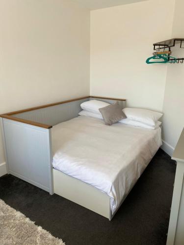 Burgess Yard 2-bedroom Cottage, Bath