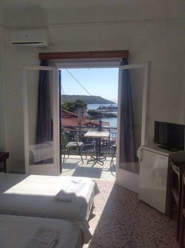 Hotel Ammoudia Rooms