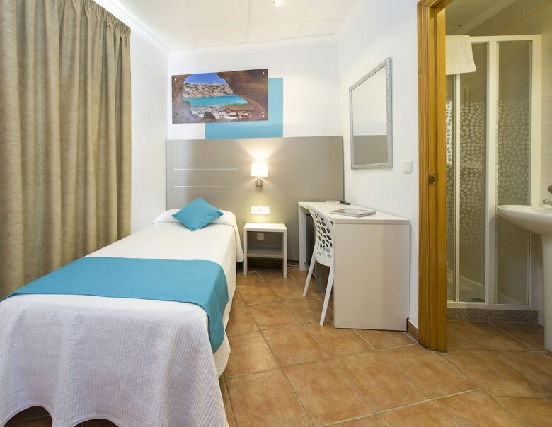Hostal Adelino